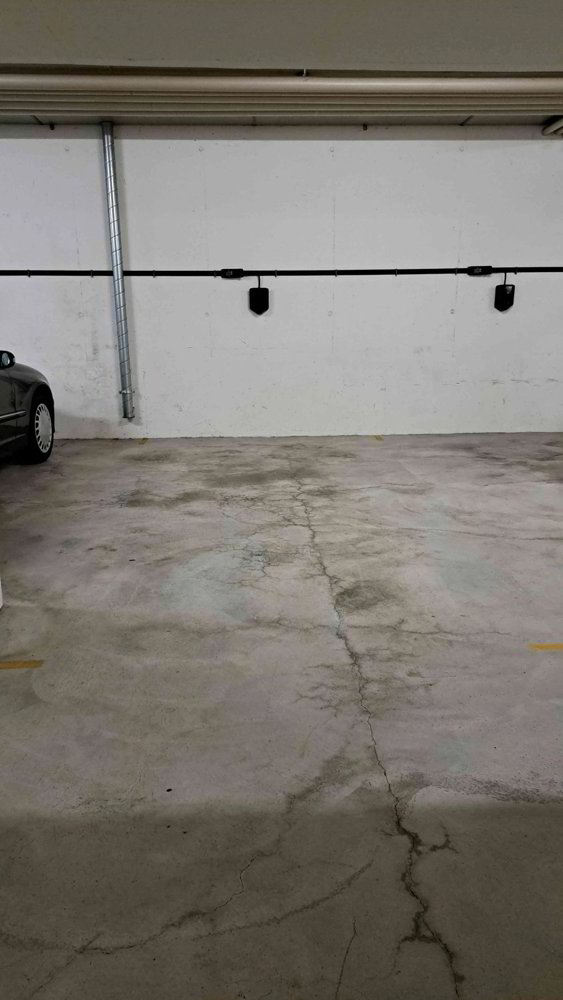 Parking, garage null pièces à louer à Stäfa - image 1/1