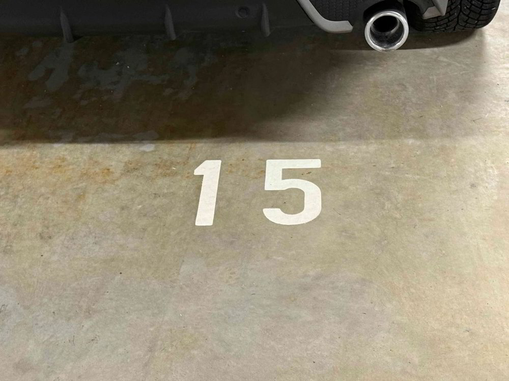null Zimmer Parkplatz, Garage zu vermieten in Trin Mulin - Bild 1/5