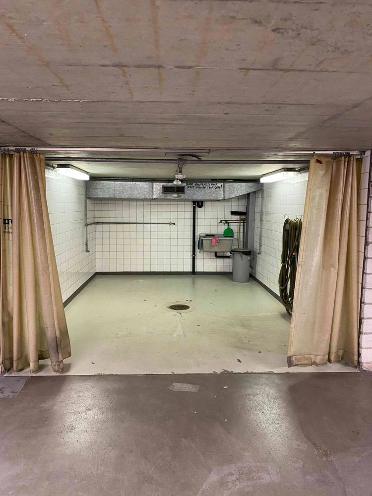 Parking, garage null pièces à louer à Reinach BL - image 1/2
