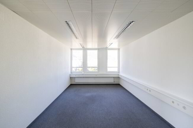 null rooms Office & Commercial for rent in Buchs SG - image 1/1