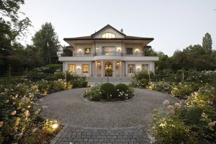 15 rooms House to buy in Lausanne - image 1/1