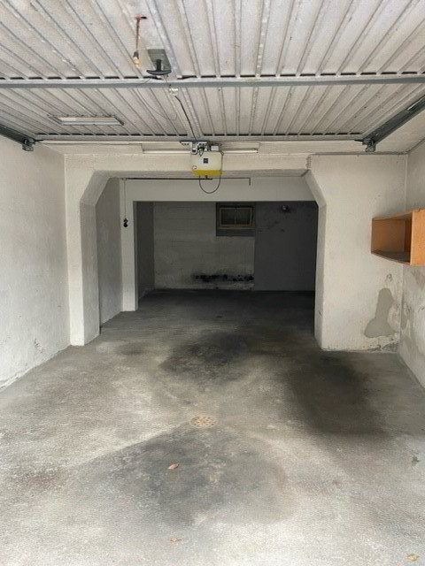 null rooms Car park, garage for rent in Zürich - image 1/3