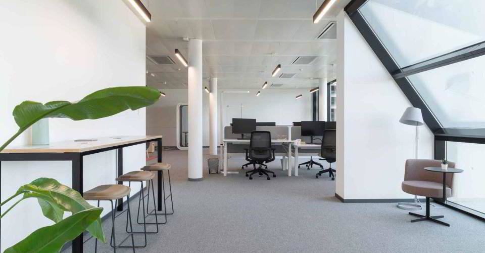 null rooms Office & Commercial for rent in Petit-Lancy - image 1/12