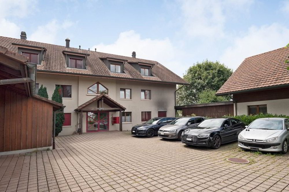 null rooms Car park, garage for rent in Wichtrach - image 1/1