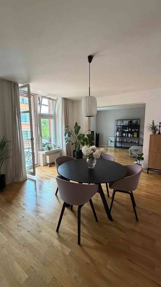Beautiful Furnished 3-Room Apartment in Zurich Seefeld with Balcony, Zürich