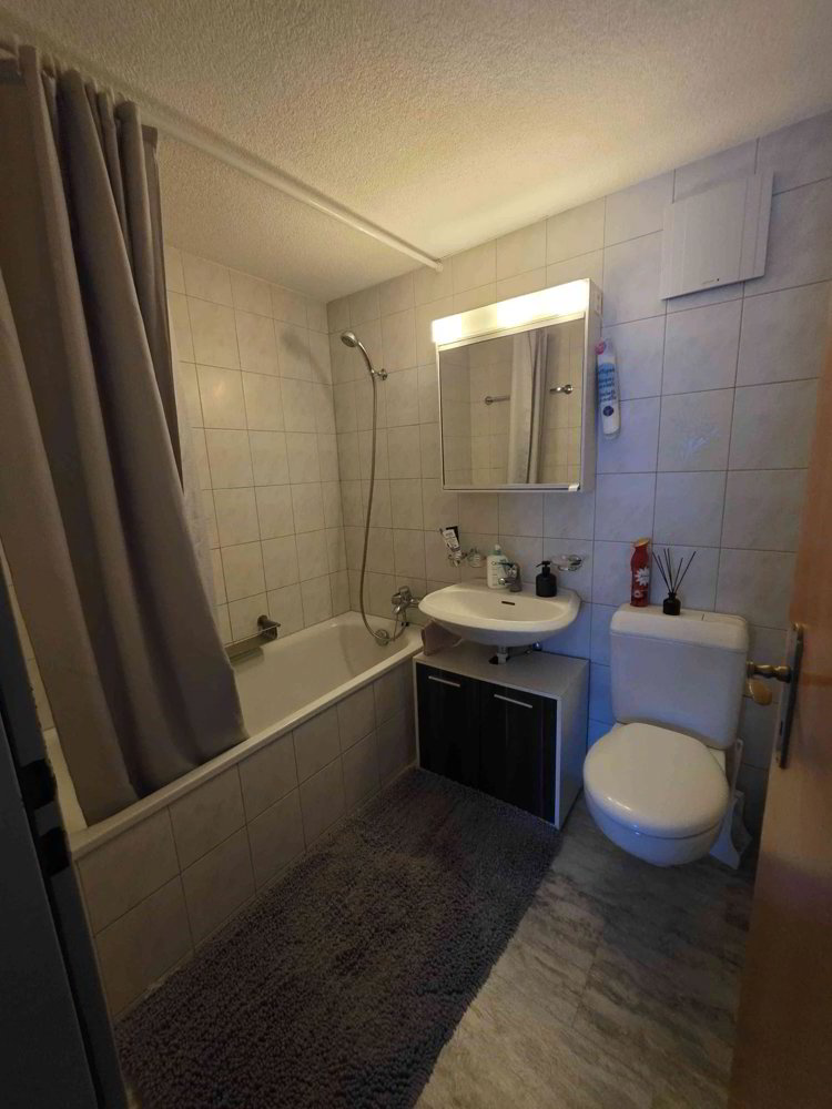 Appartement 3.5 pièces à louer à Netstal - image 1/13