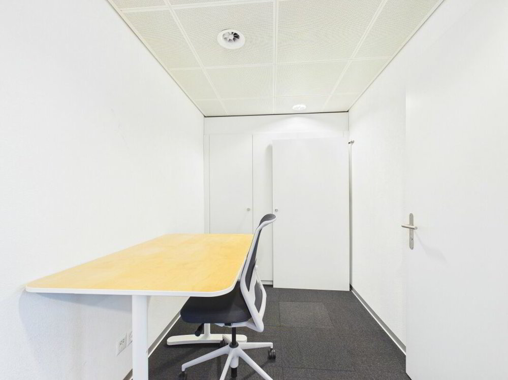 3 rooms Office & Commercial for rent in Zürich - image 1/7