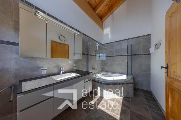 7.5 Zimmer Haus zum verkaufen in Thyon - Bild 1/13