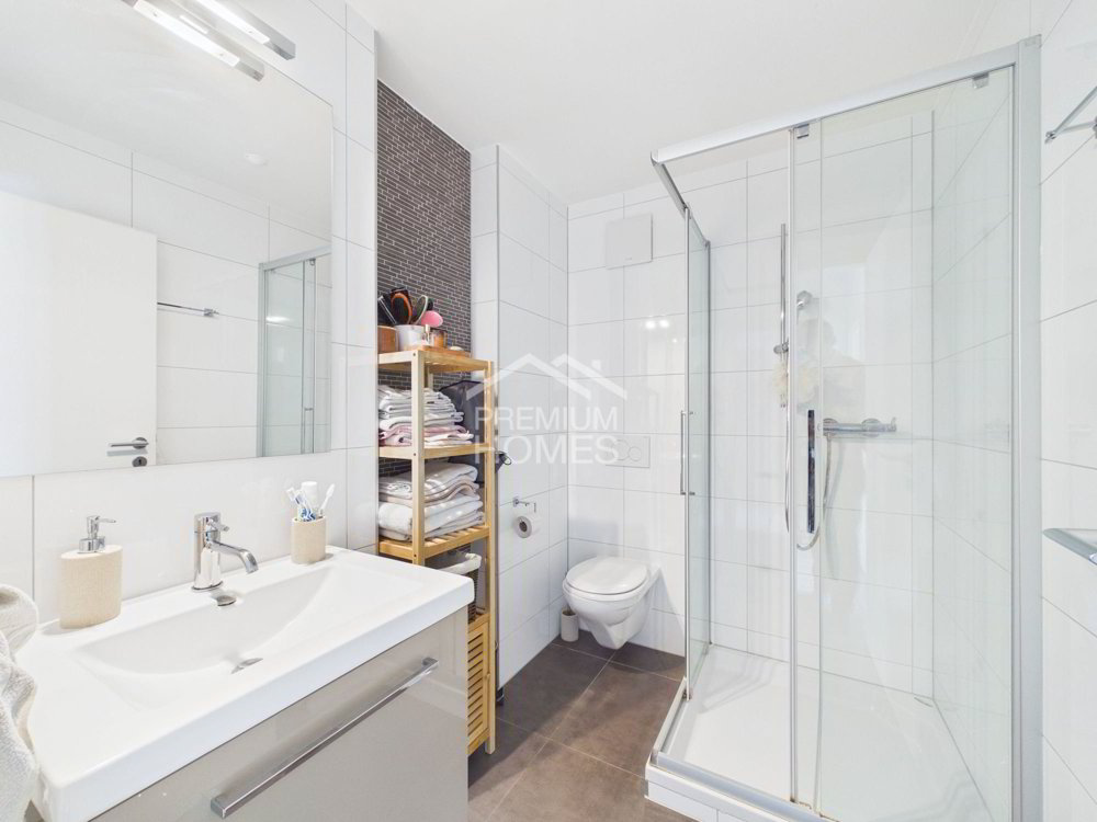 5 rooms Apartment to buy in Le Landeron - image 1/13