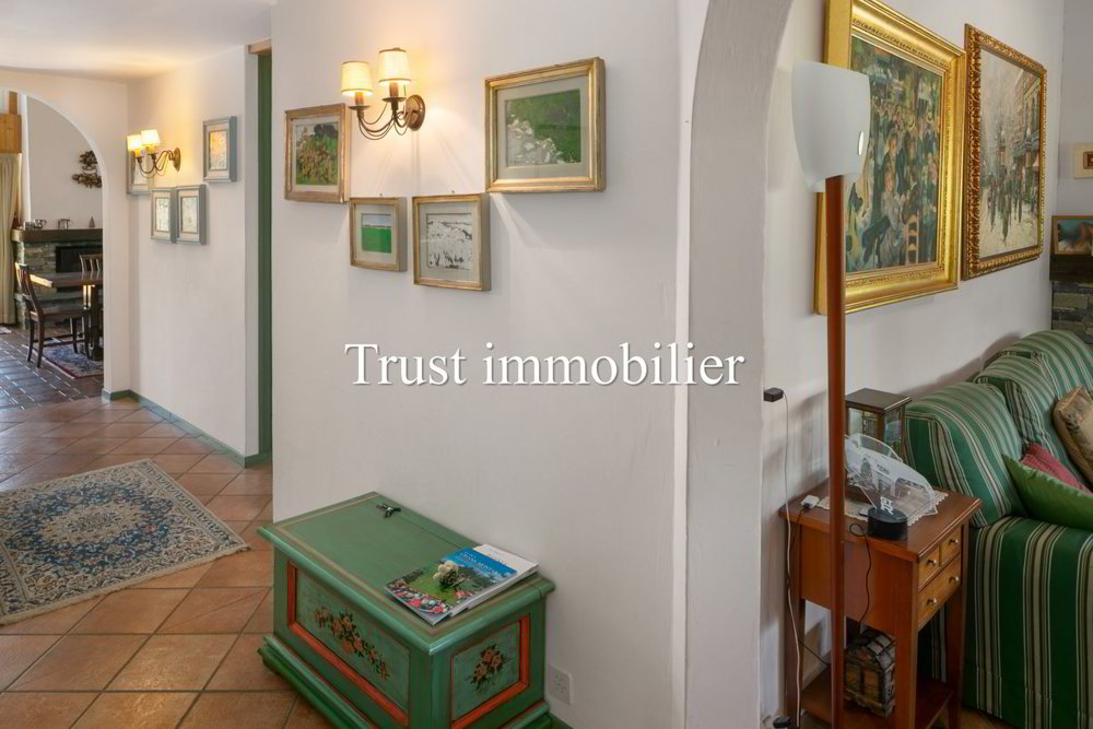 Casa di 7 locali in vendita a Crans-Montana - immagine 1/13