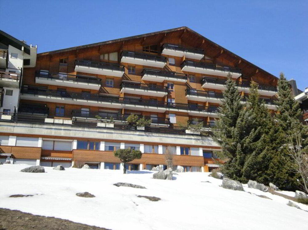 4 rooms Apartment for rent in Anzère - image 1/13