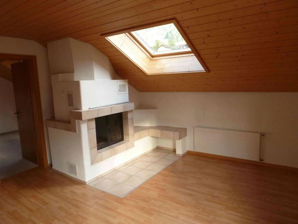 Gemütliche und günstige 3.5 Zimmer Dachwohnung in Bürglen Uri - Ansicht 3
