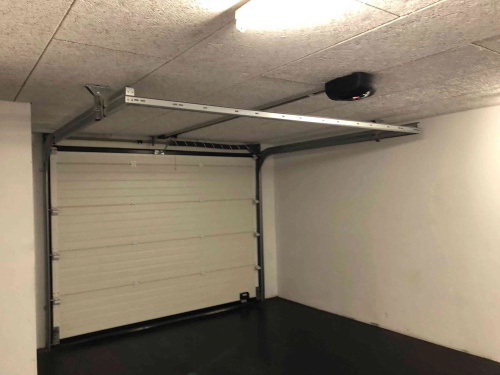Parking, garage null pièces à louer à Locarno - image 1/10