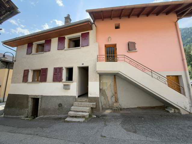 3.5 rooms House to buy in Orsières - image 1/7