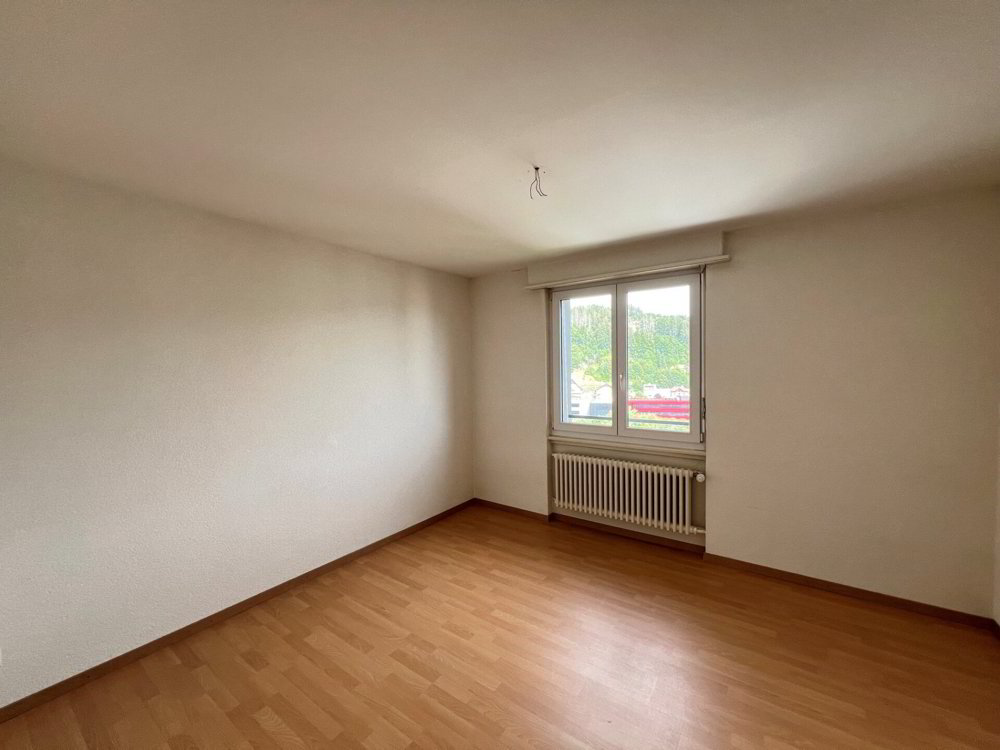 5 rooms Flat-sharing for rent in Le Locle - image 1/12
