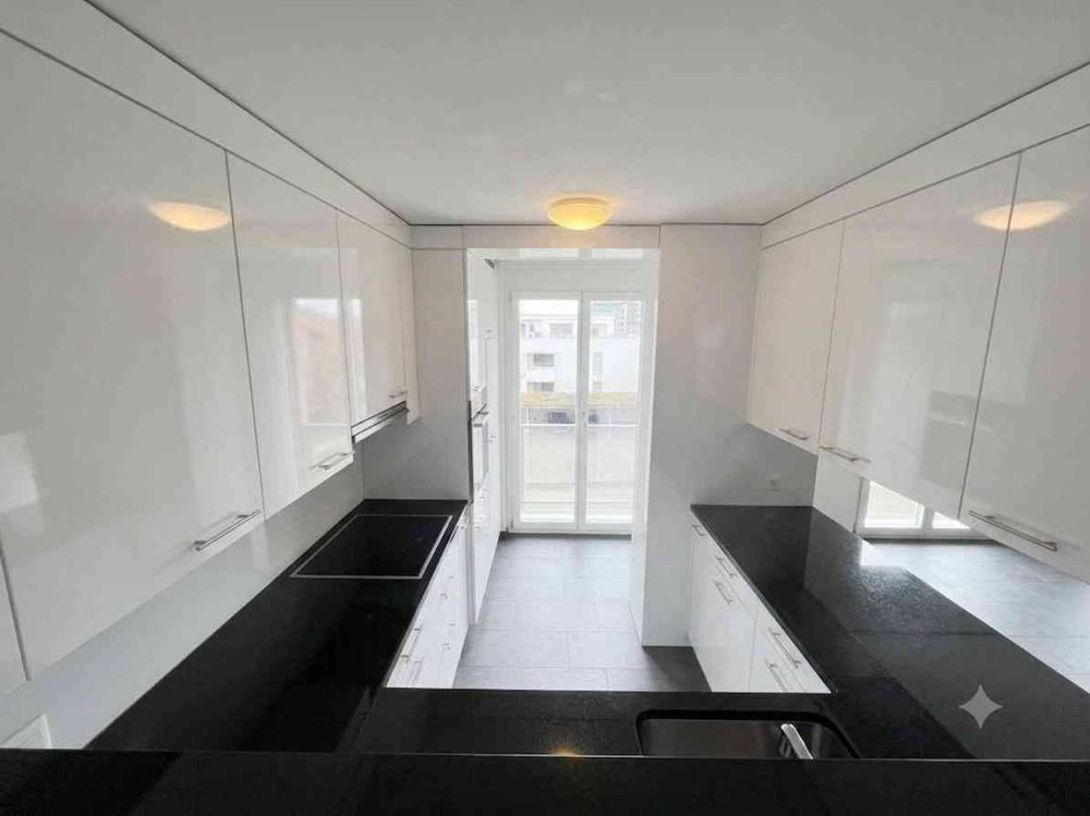 Grosszügige, lichtdurchflutete 4.5-Zimmerwohnung an zentraler Lage - Ansicht 6