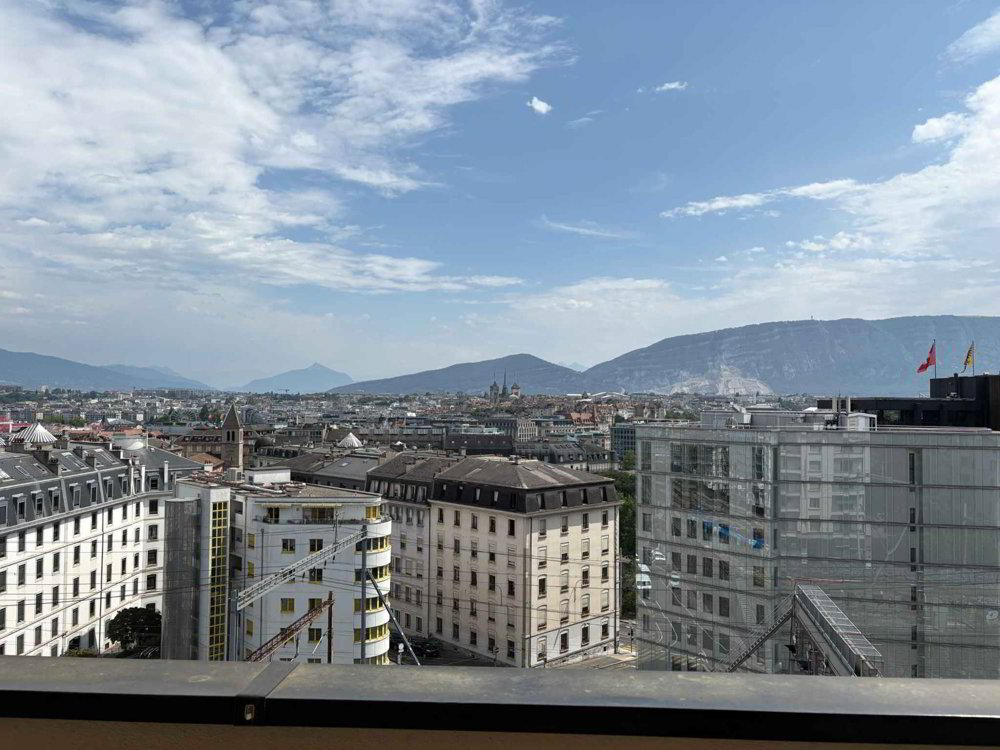 5 rooms Apartment for rent in Geneva - image 1/11