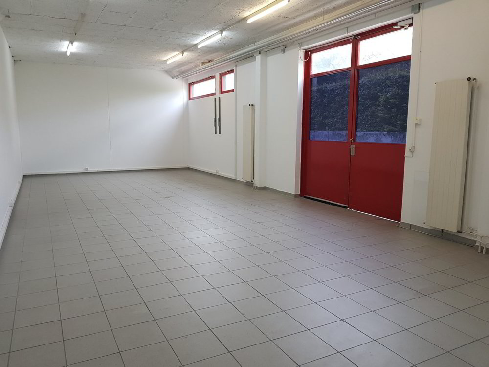 Surface mixte dépôt / bureau / showroom - Bail flexible - Mehr