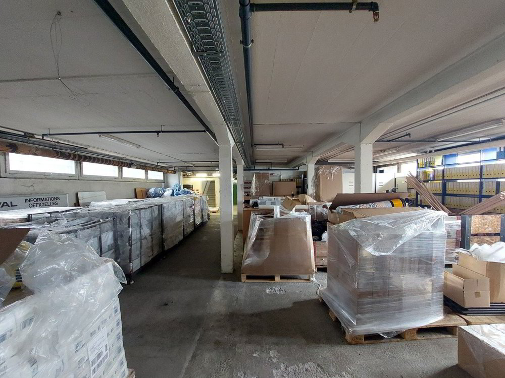 null rooms Office & Commercial for rent in Bussigny - image 1/3