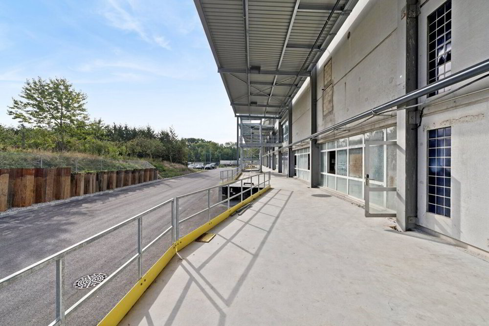Dépôt de 2200 m² à louer – Onnens - Mehr