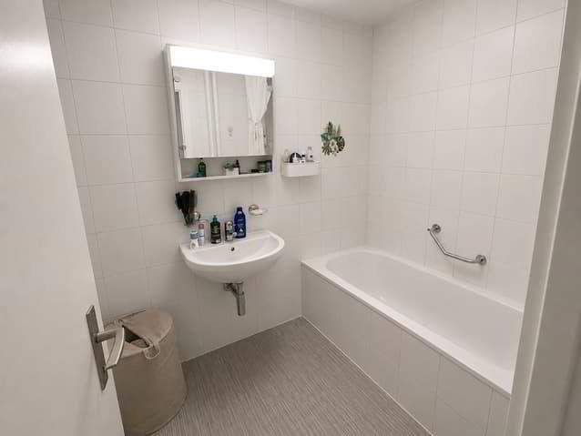 4 rooms Apartment for rent in Kerzers - image 1/8