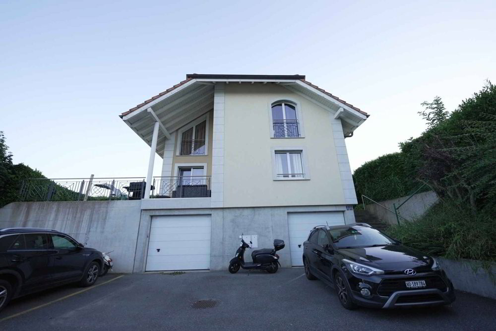 5 rooms House to buy in Grandson - image 1/10