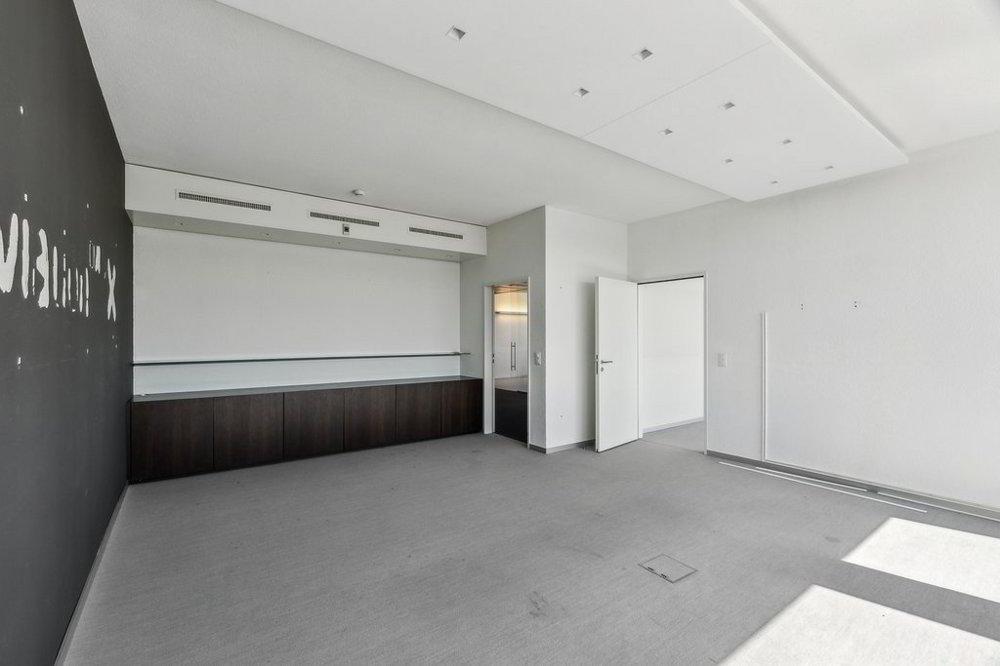 null Zimmer Büro zu vermieten in Kloten - Bild 1/11