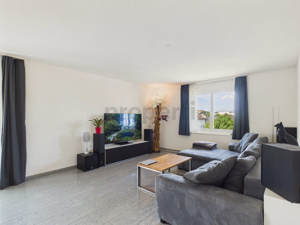 Sonniger Balkon/Wintergarten, zwei Garagenboxen und Partykeller zur Mitbenützung - Ansicht 2