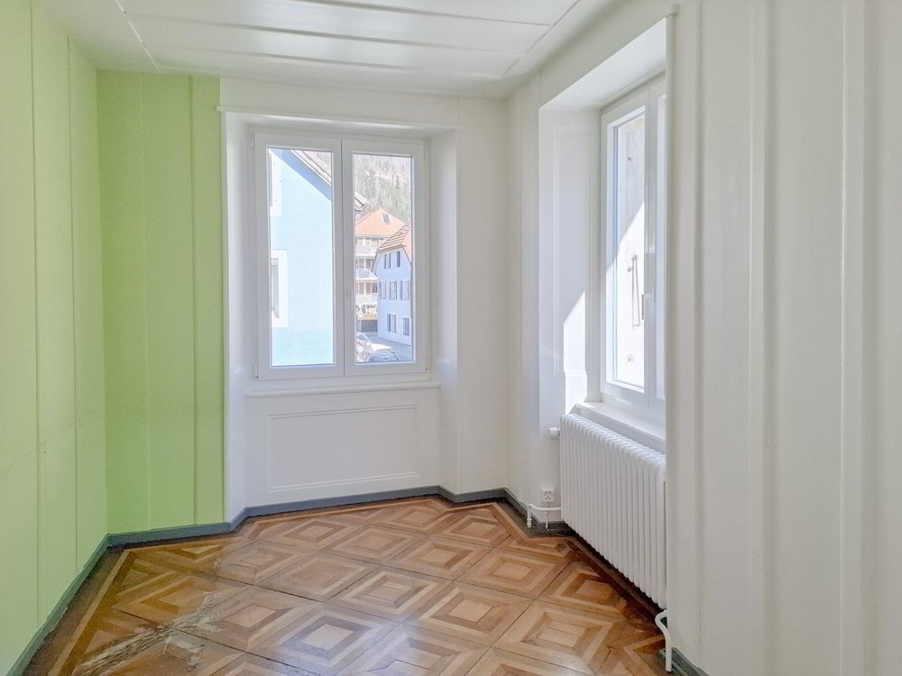 6 rooms House to buy in Fleurier - image 1/13