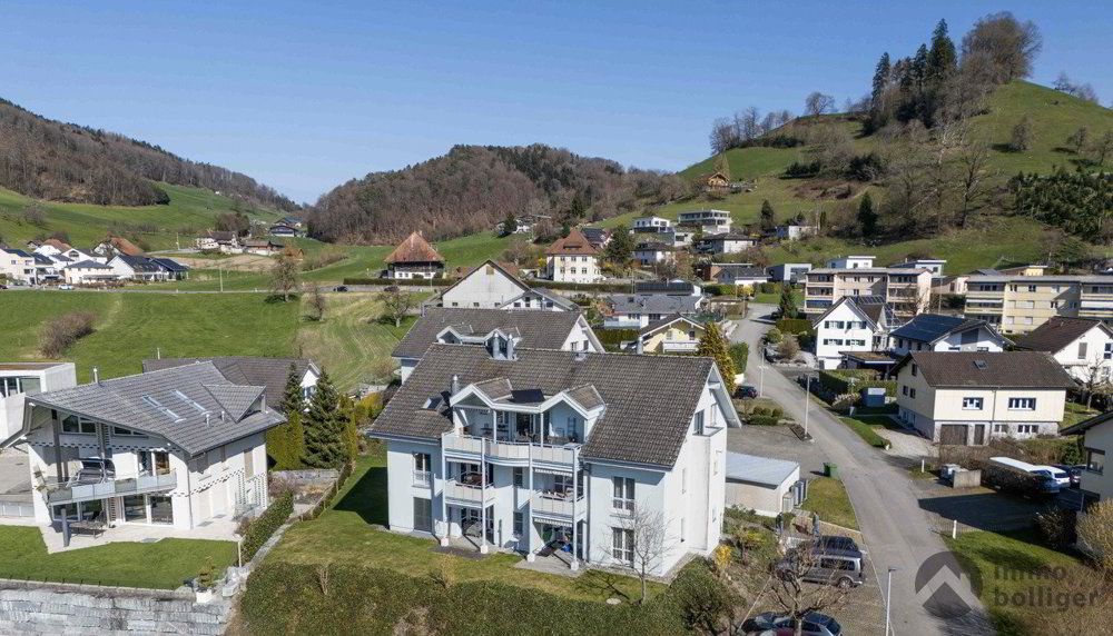 4 rooms Apartment to buy in Reiden - image 1/13