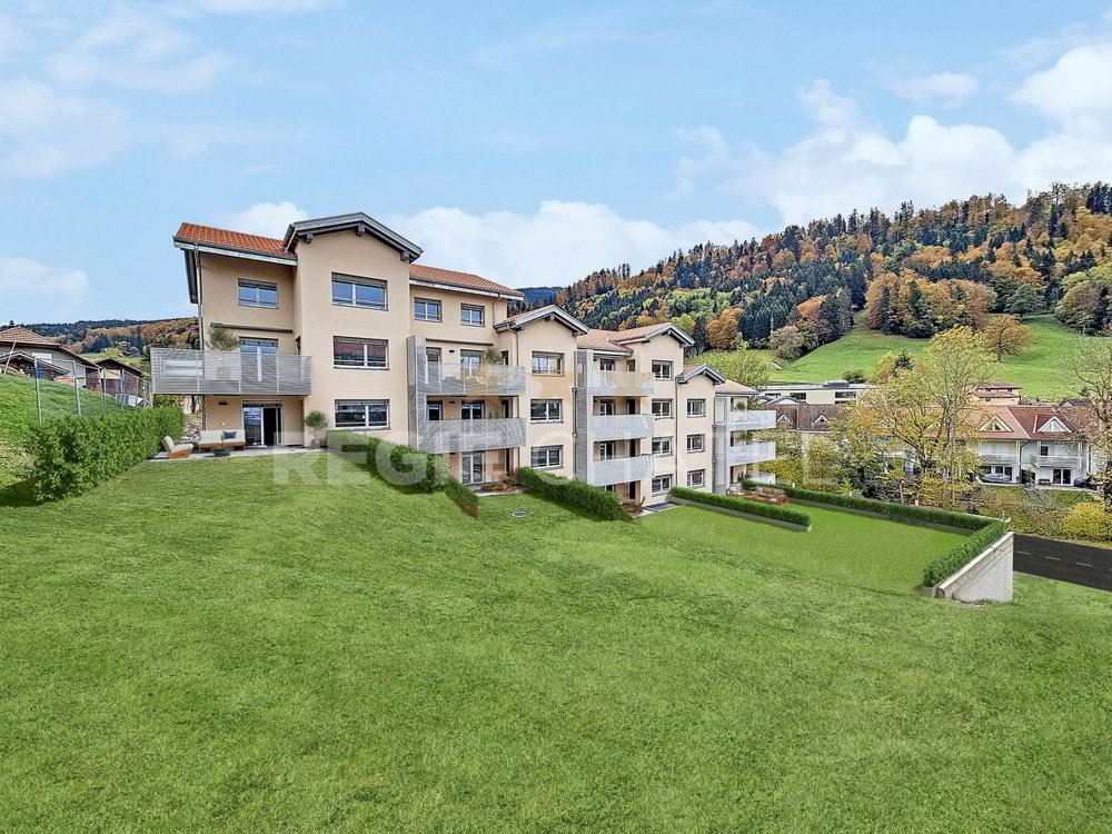 4 rooms Apartment for rent in La Roche FR - image 1/2