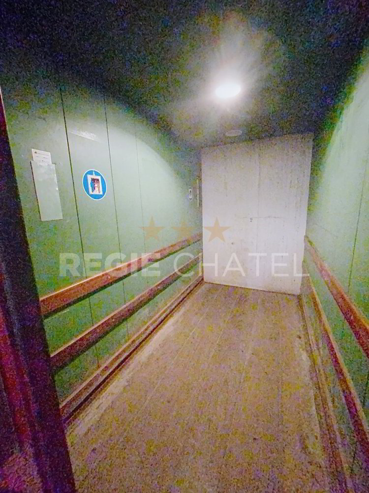 1 rooms Office & Commercial for rent in Châtel-St-Denis - image 1/2