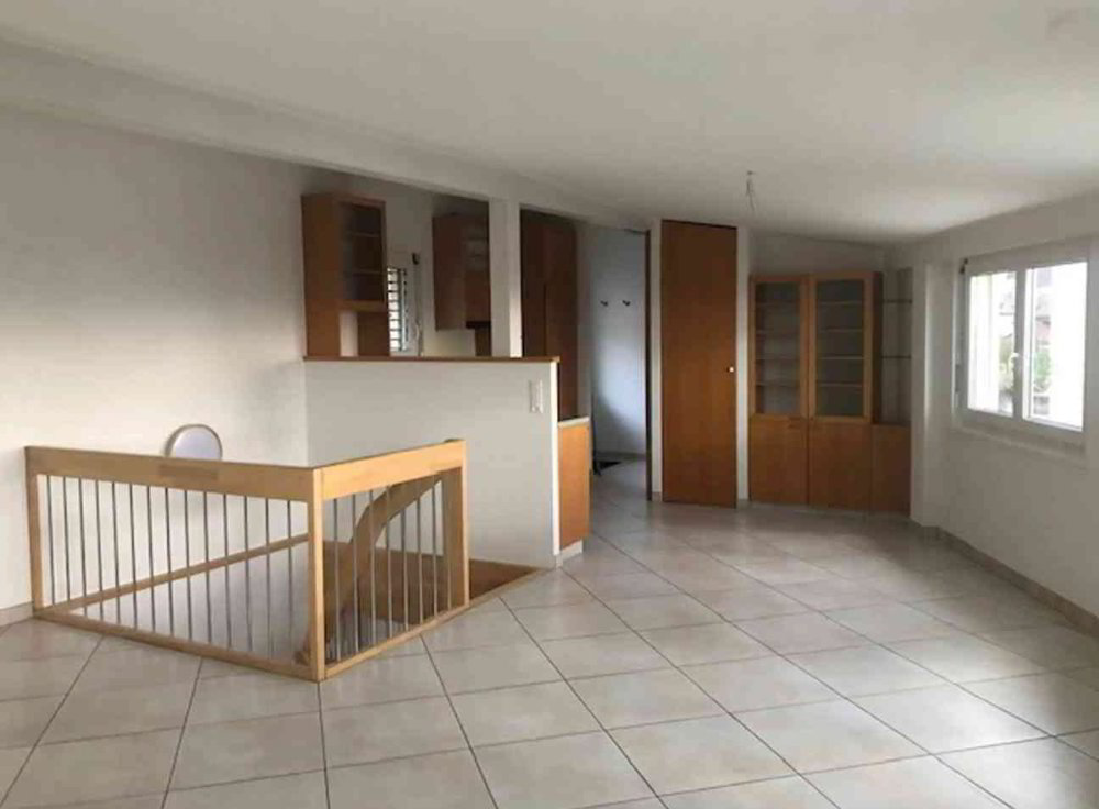 2.5 rooms House for rent in Peseux - image 1/7