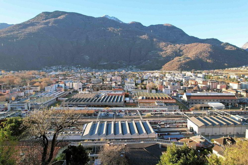 null rooms Land to buy in Bellinzona - image 1/8