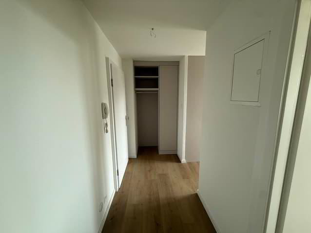 2.5 rooms Apartment for rent in Peseux - image 1/9