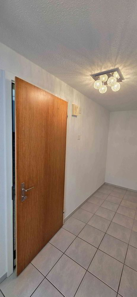 Appartement 2 pièces à louer à Mollis - image 1/9