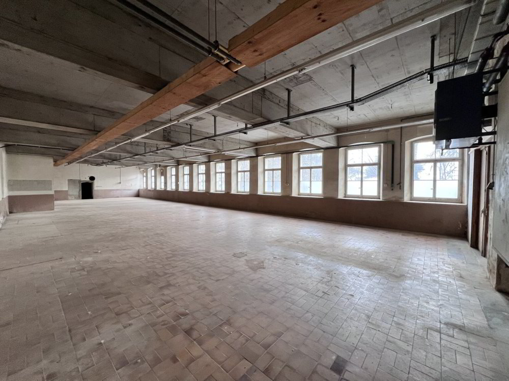 33 Zimmer Büro zum verkaufen in Wanzwil - Bild 1/11