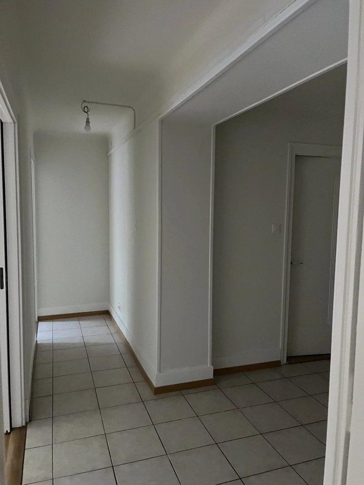 4 rooms Apartment for rent in Losanna - image 1/8