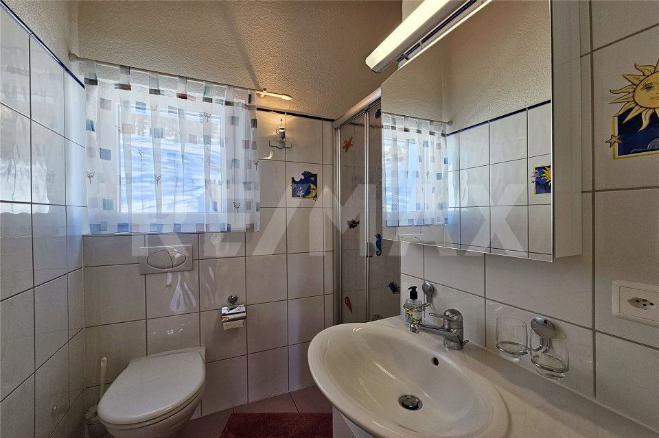 9 rooms House to buy in Saas-Fee - image 1/13