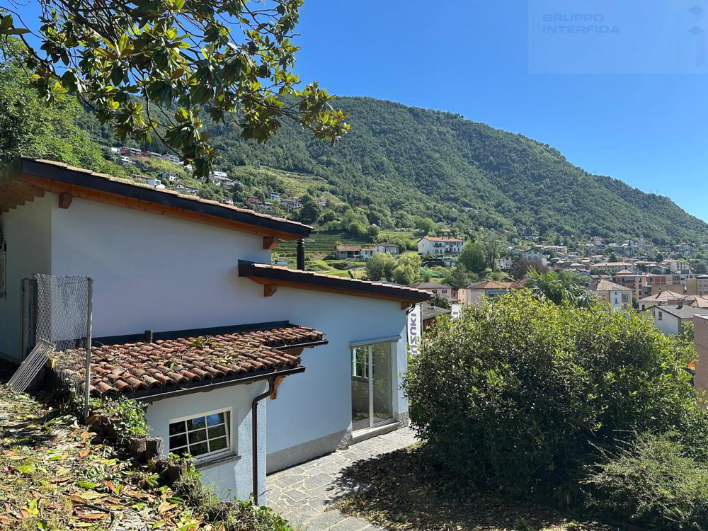 Kuća, 80 m², zemljište 2500 m²