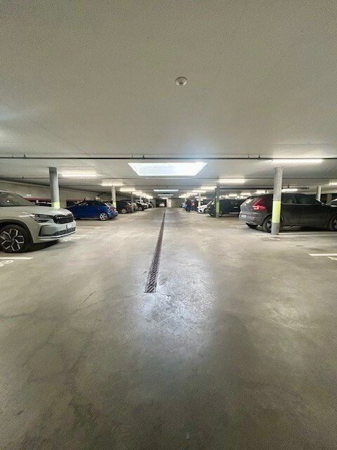 Parking, garage null pièces à louer à Sierre - image 1/2