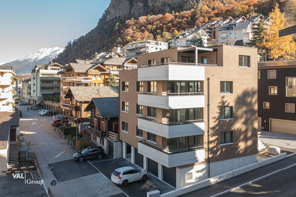 4 rooms Apartment for rent in Visp - image 1/13