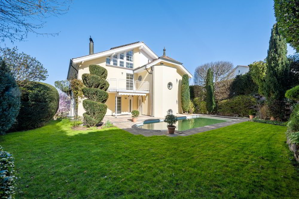 6 rooms House to buy in Bottmingen - image 1/13