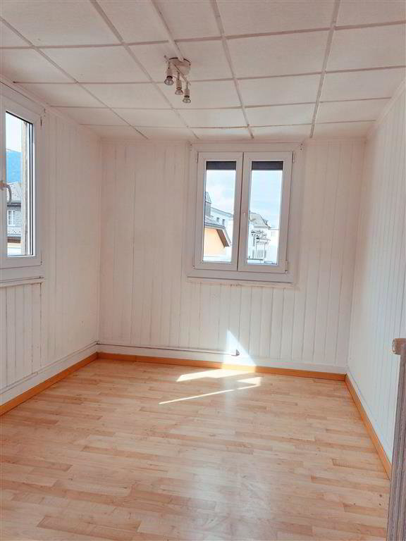 3 rooms Apartment for rent in Sierre - image 1/5