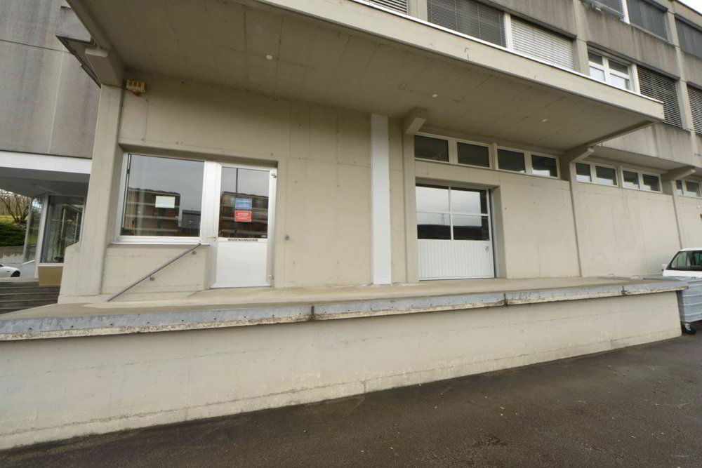 2 rooms Office & Commercial for rent in Goldach - image 1/12