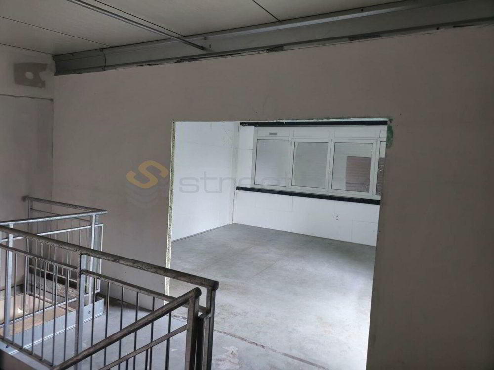 Streetbox de 68 m² très bien situé, lumineux ! avec local WC et lavabo - Ansicht 4