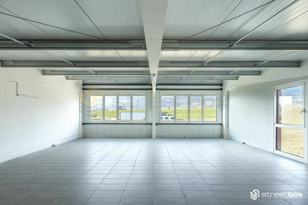 Box à l'étage de 100 m² - Ansicht 2