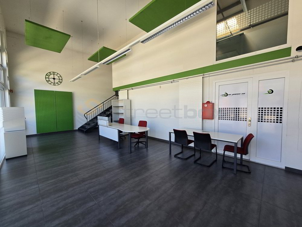 Streetbox triple de 180 m² très bien situé - 1er loyer offert - Ansicht 4