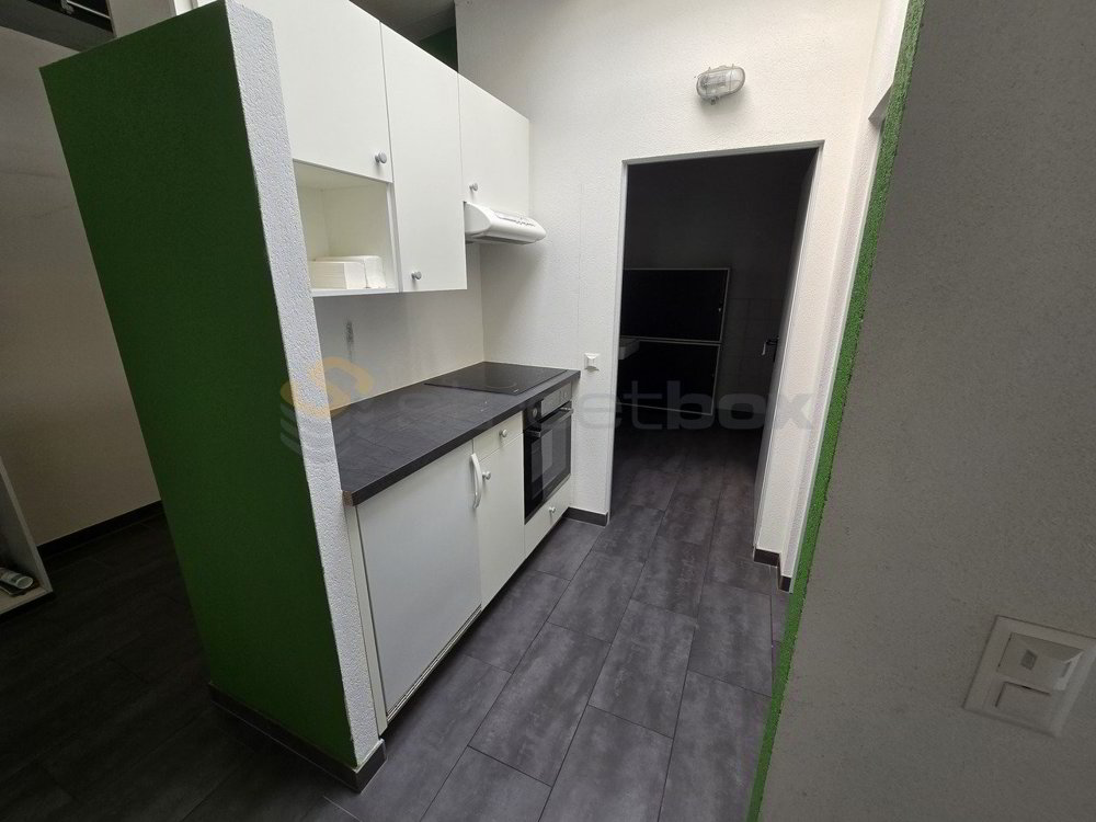 Streetbox triple de 180 m² très bien situé - 1er loyer offert - Ansicht 5