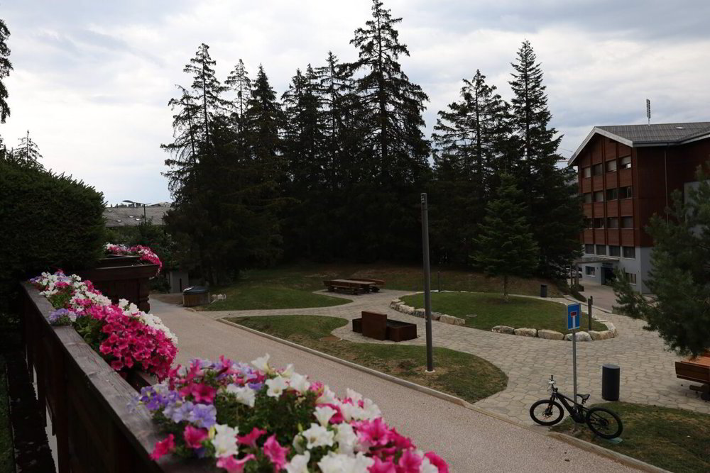 3 rooms Apartment to buy in Crans-Montana - image 1/13